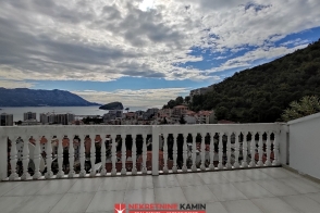 dvosobni stan sa pogledom na more babin do na prodaju nekretnina agencija za nekretnine kamin budva Crna Gora