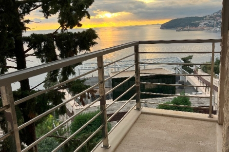 two bedroom luxury apartment in dukley gardens budva kamin nekretnine real estate