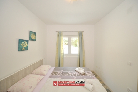 дом с апартаментами ораховац котор продажа недвижимость зарубежом агенство камин будва черногория 