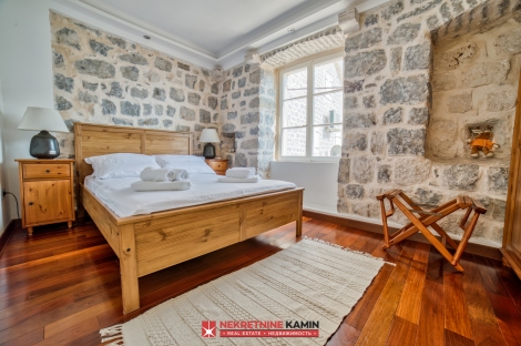каменный дом вилла первая линия пераст продажа недвижимость зарубежом агенство камин будва черногория 