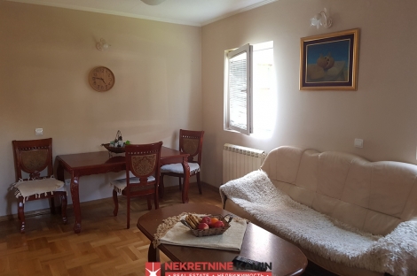 дом цетинье апартаменты центр недвижимость зарубежом агенство камин будва черногория 