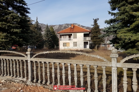 cetinje kuća centar prodaja kamin nekretnine