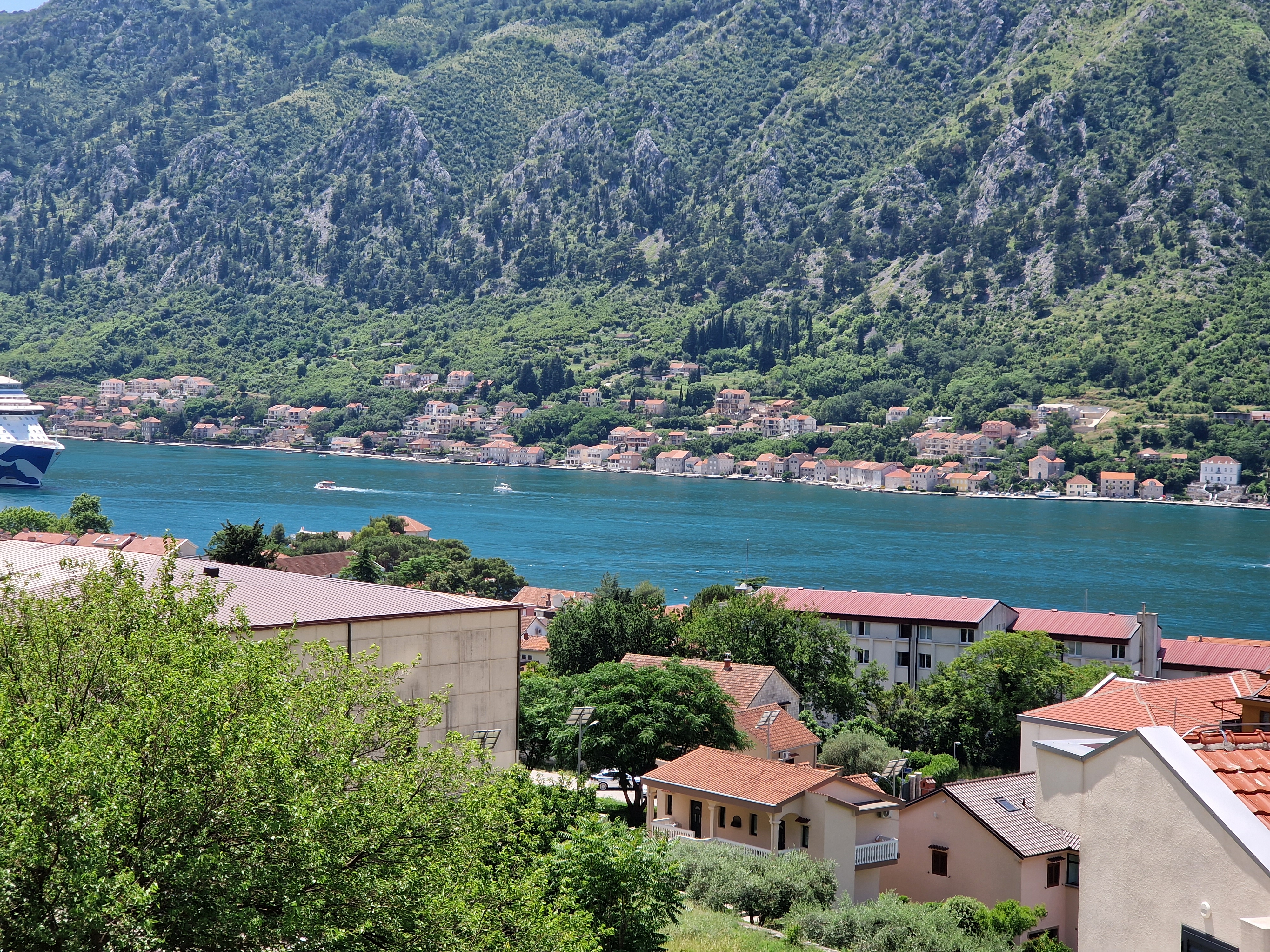 Na prodaju dvosoban stan sa pogledom na more, Dobrota