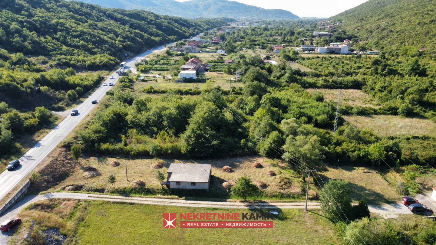 Urbanizovan plac uz magistalu, Kovačko Polje