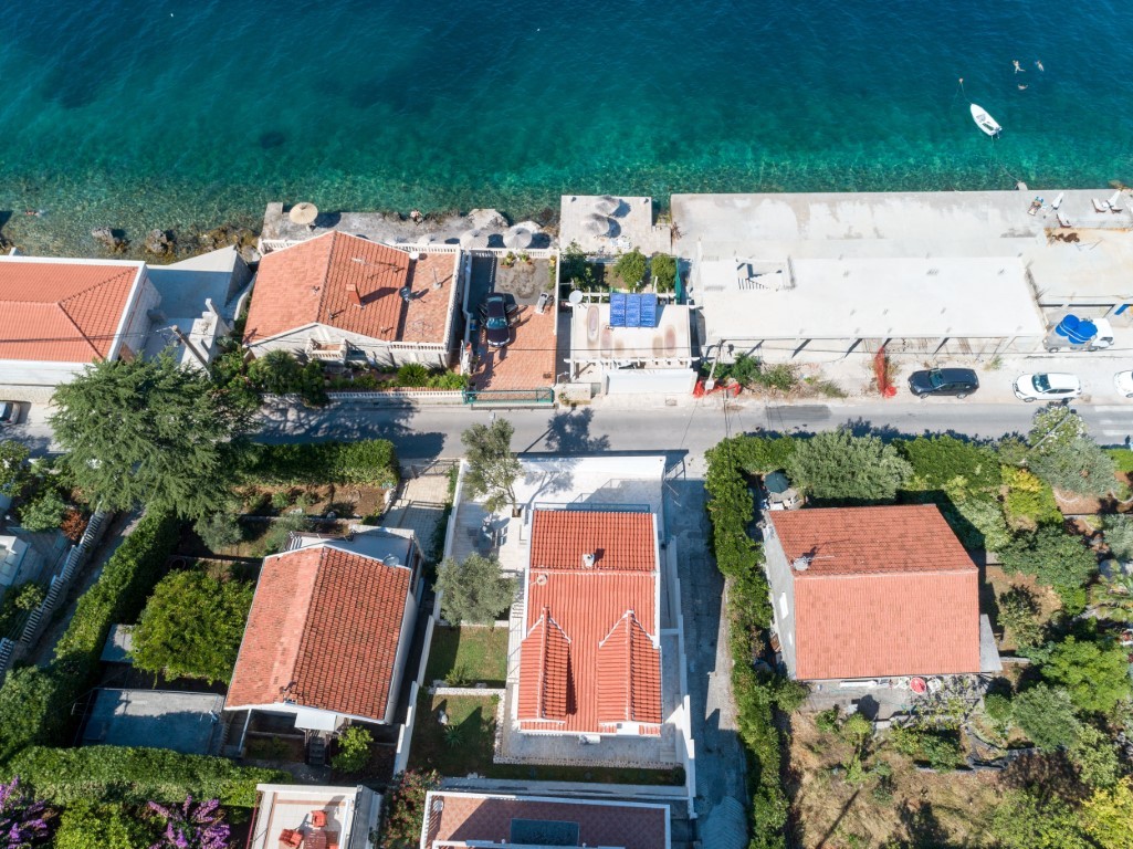 Krasici de panaromik deniz manzaralı satılık yeni villa 