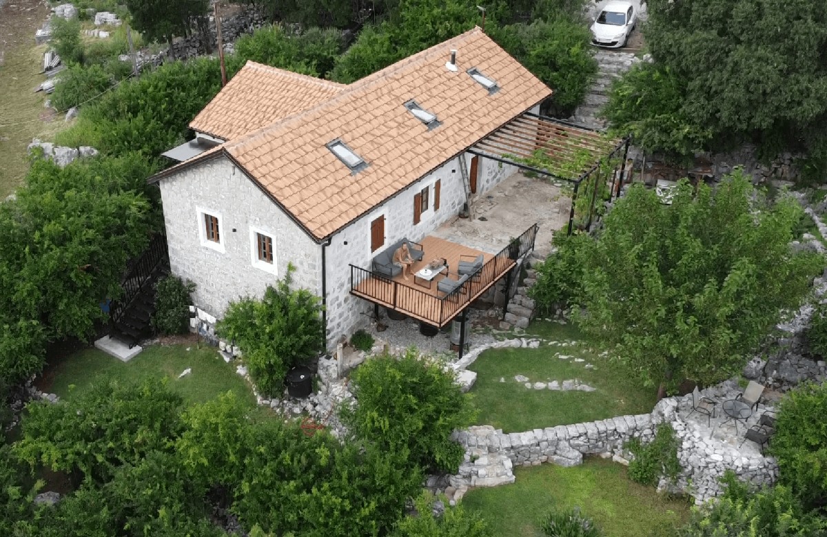 Renovated stone house with prime land, Cetinje, near of Skadar lake