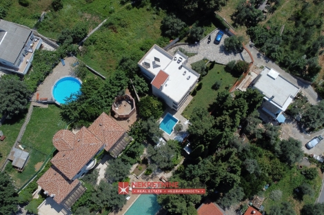 vila rezevici sa bazenom i pogledom na more prodaja vila rezevici budva kamin nekretnine realestate budva