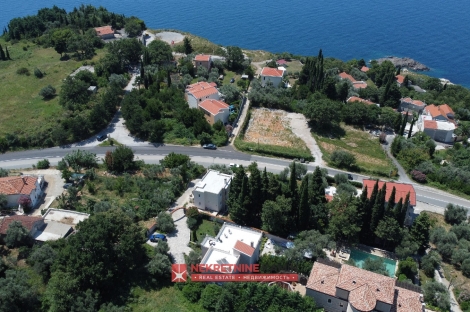 vila rezevici sa bazenom i pogledom na more prodaja vila rezevici budva kamin nekretnine realestate budva